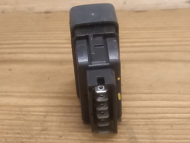 bontott RENAULT SCÉNIC I Bal első Ablakemelő Kapcsoló