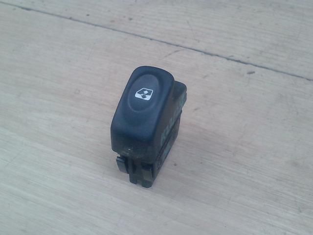 bontott RENAULT SCÉNIC I Bal első Ablakemelő Kapcsoló