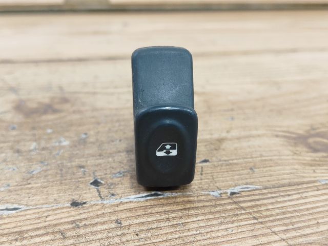 bontott RENAULT SCÉNIC I Bal első Ablakemelő Kapcsoló