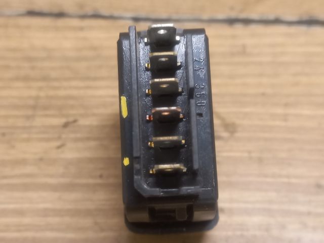 bontott RENAULT SCÉNIC I Bal első Ablakemelő Kapcsoló