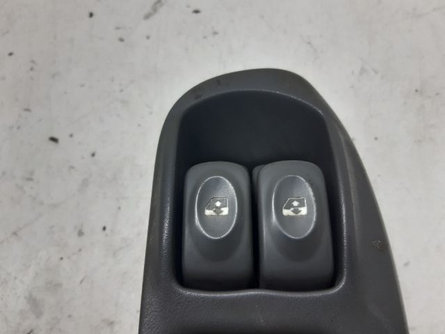 bontott RENAULT SCÉNIC I Bal első Ablakemelő Kapcsoló