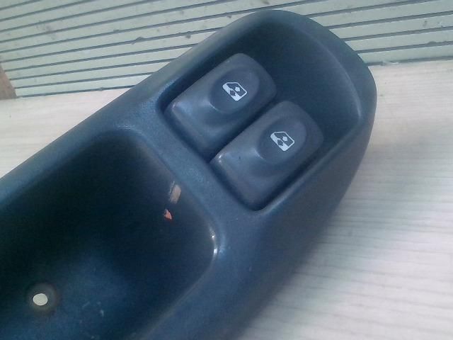 bontott RENAULT SCÉNIC I Bal első Ablakemelő Kapcsoló