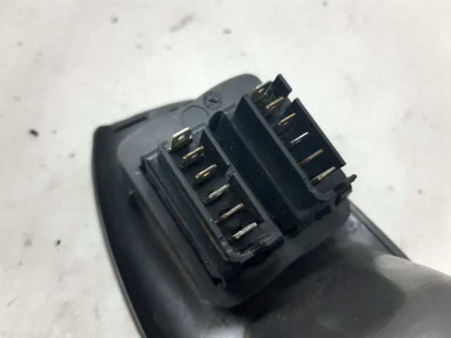 bontott RENAULT SCÉNIC I Bal első Ablakemelő Kapcsoló