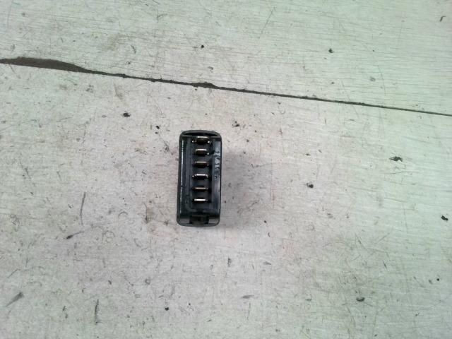 bontott RENAULT SCÉNIC I Bal első Ablakemelő Kapcsoló