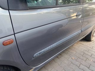 bontott RENAULT SCÉNIC I Bal első Ajtó (Üres lemez)