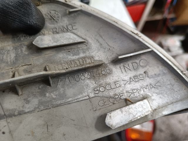 bontott RENAULT SCÉNIC I Bal első Irányjelző