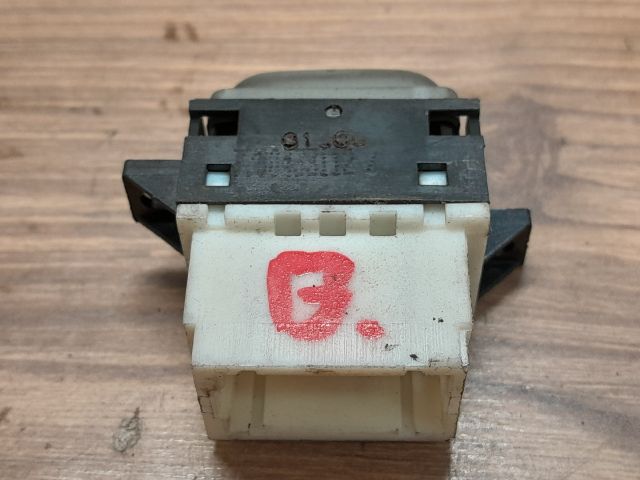 bontott RENAULT SCÉNIC I Bal első Ülésfűtés Kapcsoló