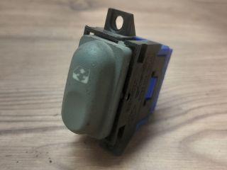 bontott RENAULT SCÉNIC I Bal hátsó Ablakemelő Kapcsoló