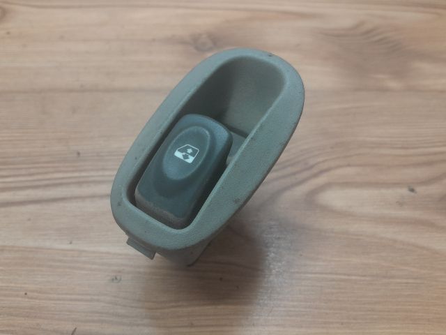 bontott RENAULT SCÉNIC I Bal hátsó Ablakemelő Kapcsoló