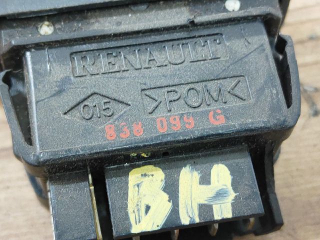 bontott RENAULT SCÉNIC I Bal hátsó Ablakemelő Kapcsoló