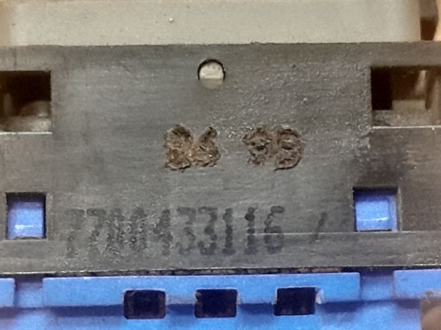 bontott RENAULT SCÉNIC I Bal hátsó Ablakemelő Kapcsoló