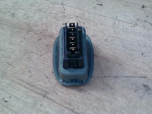 bontott RENAULT SCÉNIC I Bal hátsó Ablakemelő Kapcsoló