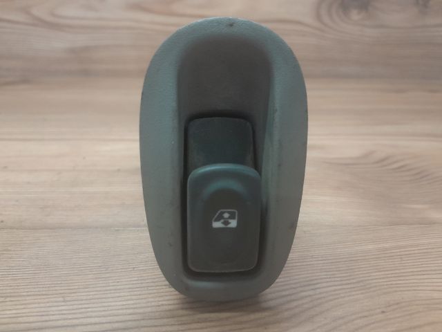 bontott RENAULT SCÉNIC I Bal hátsó Ablakemelő Kapcsoló