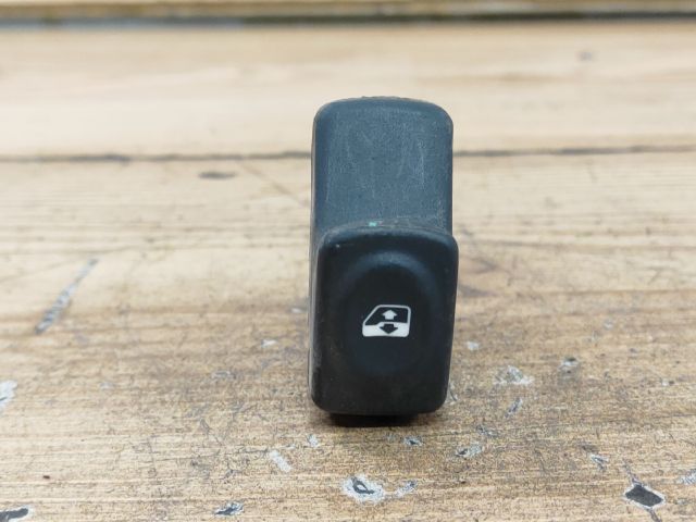 bontott RENAULT SCÉNIC I Bal hátsó Ablakemelő Kapcsoló