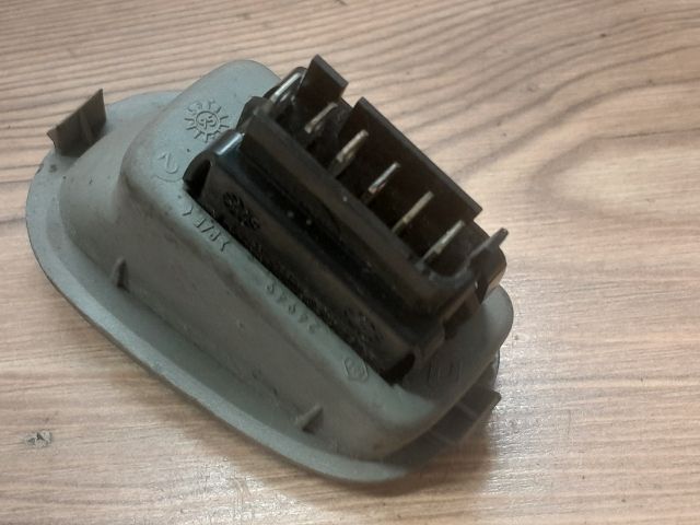 bontott RENAULT SCÉNIC I Bal hátsó Ablakemelő Kapcsoló