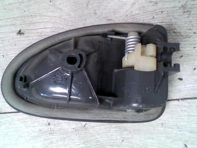 bontott RENAULT SCÉNIC I Bal hátsó Belső Kilincs