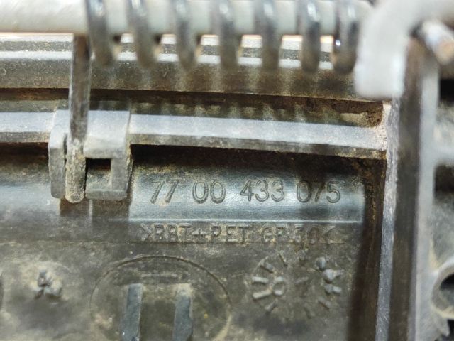 bontott RENAULT SCÉNIC I Bal hátsó Külső Kilincs