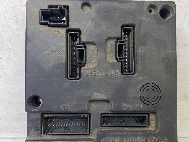 bontott RENAULT SCÉNIC I Biztosítéktábla Doboz