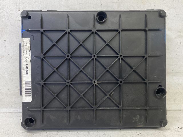 bontott RENAULT SCÉNIC I Biztosítéktábla Doboz