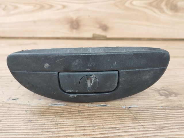 bontott RENAULT SCÉNIC I Csomagtér Nyitó Kar / Gomb