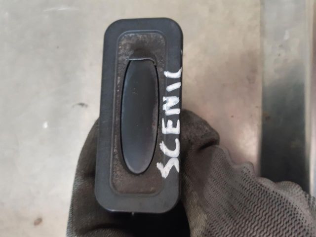 bontott RENAULT SCÉNIC I Csomagtér Nyitó Kar / Gomb