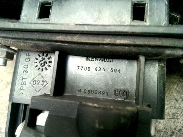 bontott RENAULT SCÉNIC I Csomagtérajtó Kilincs