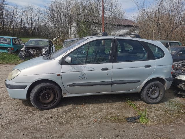 bontott RENAULT SCÉNIC I Csomagtérajtó (Részeivel)