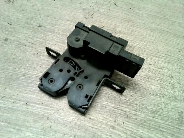 bontott RENAULT SCÉNIC I Csomagtérajtó Zárszerkezet