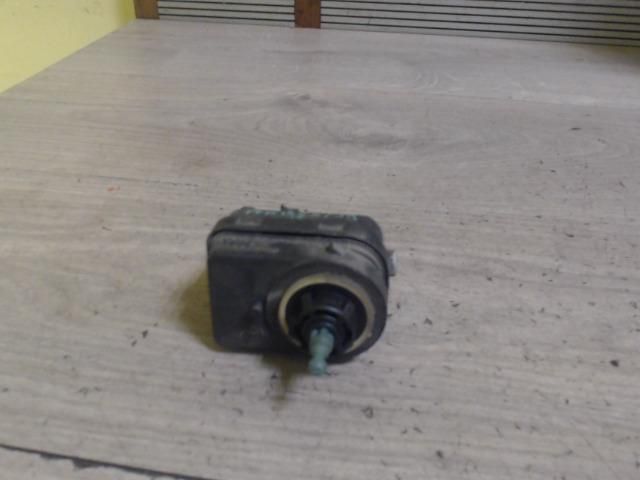 bontott RENAULT SCÉNIC I Fényszórómagasság Állító Motor Bal