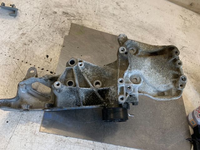 bontott RENAULT SCÉNIC I Generátor Tartó Bak