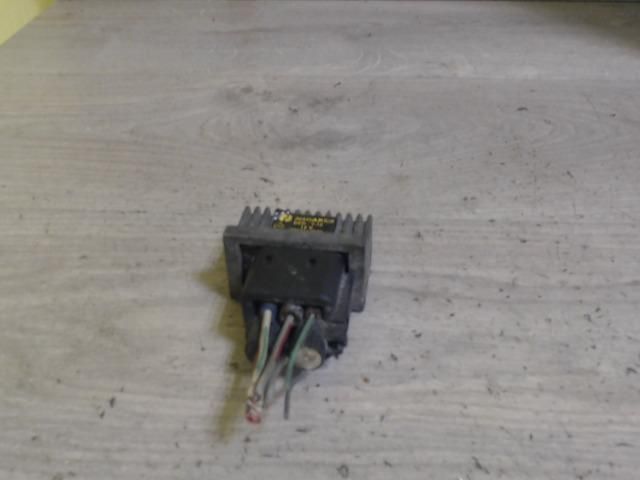 bontott RENAULT SCÉNIC I Izzító Relé