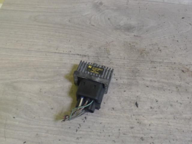 bontott RENAULT SCÉNIC I Izzító Relé