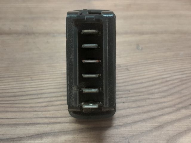 bontott RENAULT SCÉNIC I Jobb első Ablakemelő Kapcsoló