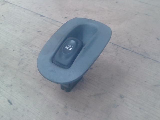 bontott RENAULT SCÉNIC I Jobb első Ablakemelő Kapcsoló