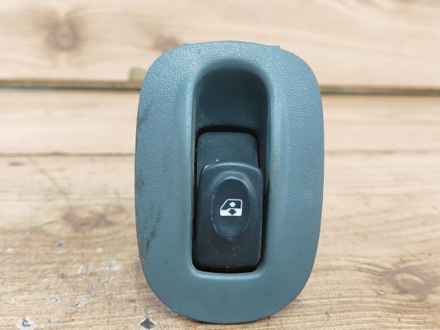 bontott RENAULT SCÉNIC I Jobb első Ablakemelő Kapcsoló