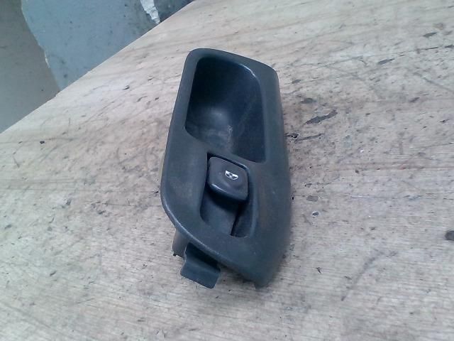 bontott RENAULT SCÉNIC I Jobb első Ablakemelő Kapcsoló