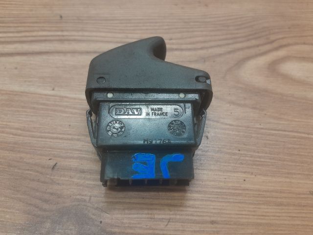 bontott RENAULT SCÉNIC I Jobb első Ablakemelő Kapcsoló