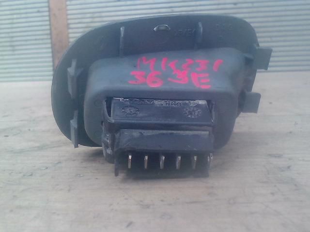 bontott RENAULT SCÉNIC I Jobb első Ablakemelő Kapcsoló