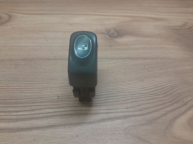 bontott RENAULT SCÉNIC I Jobb első Ablakemelő Kapcsoló