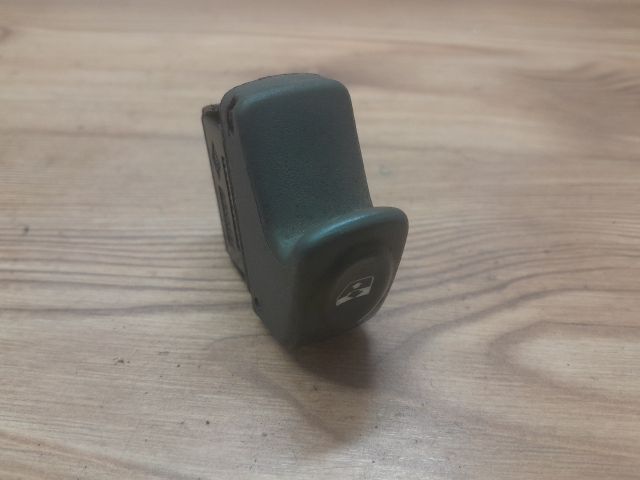 bontott RENAULT SCÉNIC I Jobb első Ablakemelő Kapcsoló