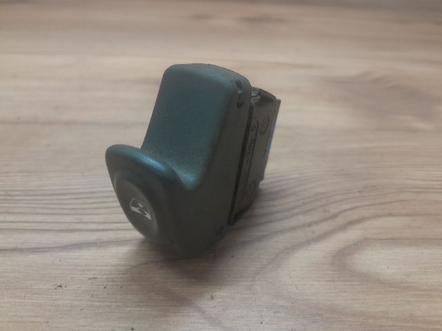 bontott RENAULT SCÉNIC I Jobb első Ablakemelő Kapcsoló