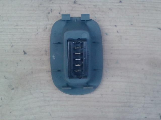 bontott RENAULT SCÉNIC I Jobb első Ablakemelő Kapcsoló