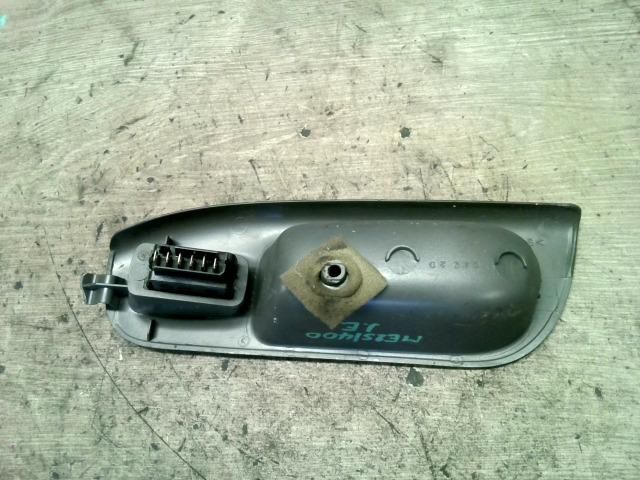 bontott RENAULT SCÉNIC I Jobb első Ablakemelő Kapcsoló