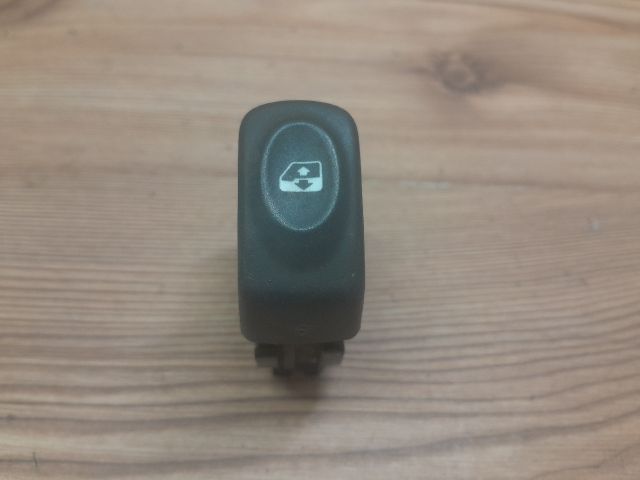 bontott RENAULT SCÉNIC I Jobb első Ablakemelő Kapcsoló