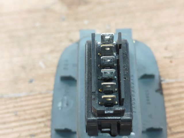 bontott RENAULT SCÉNIC I Jobb első Ablakemelő Kapcsoló