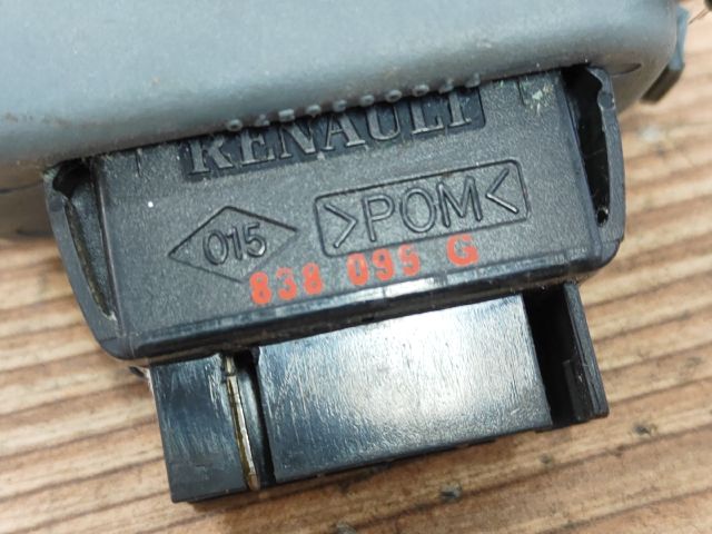 bontott RENAULT SCÉNIC I Jobb első Ablakemelő Kapcsoló