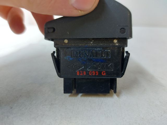 bontott RENAULT SCÉNIC I Jobb első Ablakemelő Kapcsoló