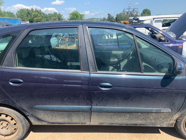 bontott RENAULT SCÉNIC I Jobb első Ajtó (Részeivel)