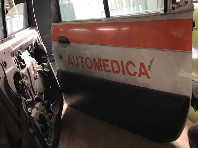 bontott RENAULT SCÉNIC I Jobb első Ajtó (Üres lemez)