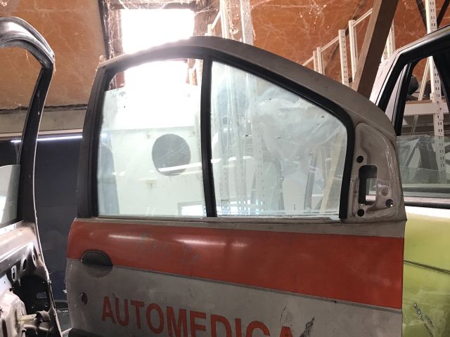 bontott RENAULT SCÉNIC I Jobb első Ajtó (Üres lemez)